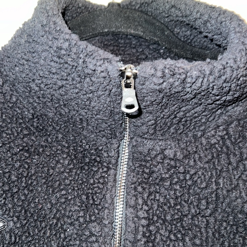 Umbro zip up sweater with a collar - size large - Picture 6 of 10